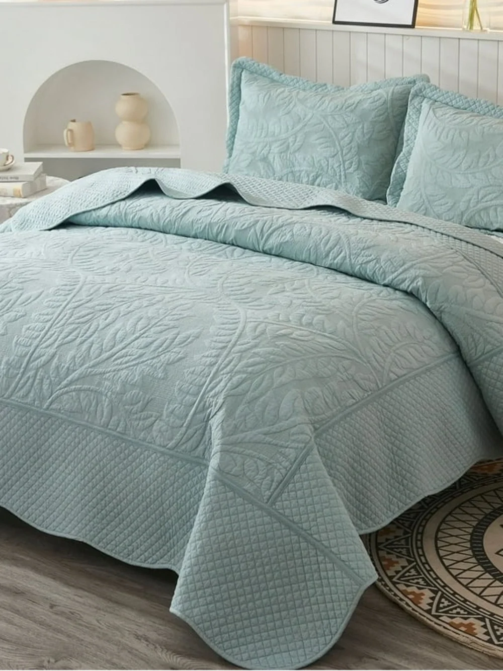 Light Blue Quilted Bedspread Set with Pillow Shams